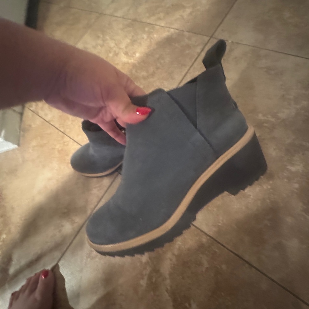Women's Gray Ankle Boots
